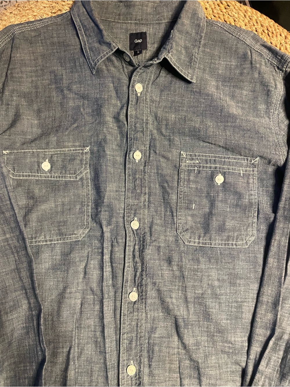 GAP Men's Light Blue Chambray Button-Down Shirt